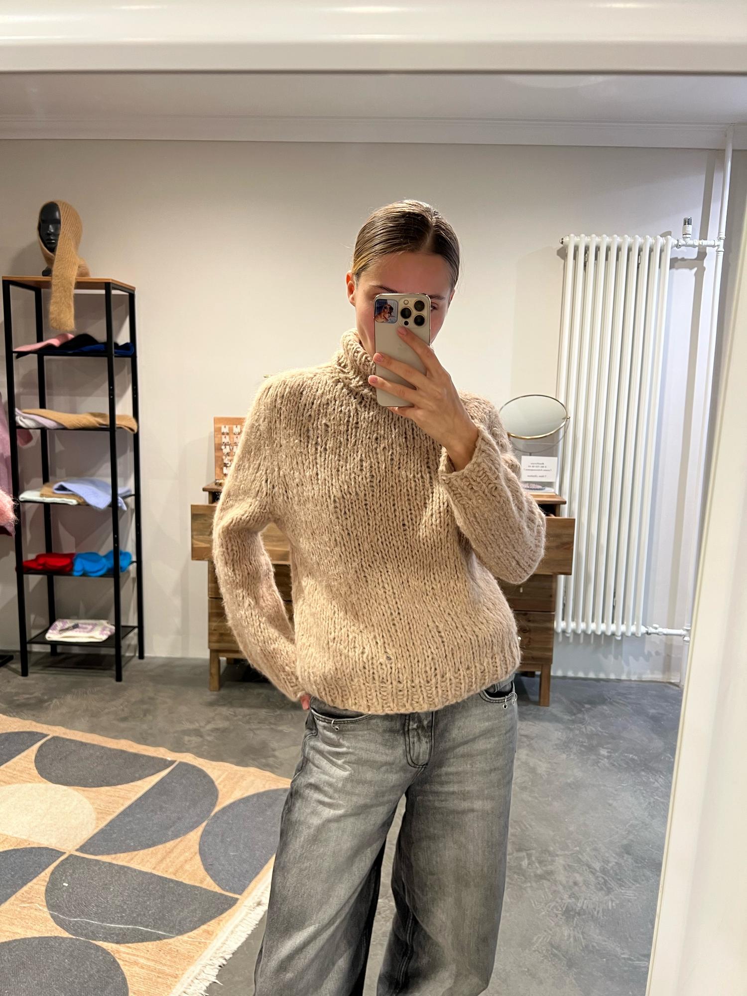 Свитер Snow бежевый