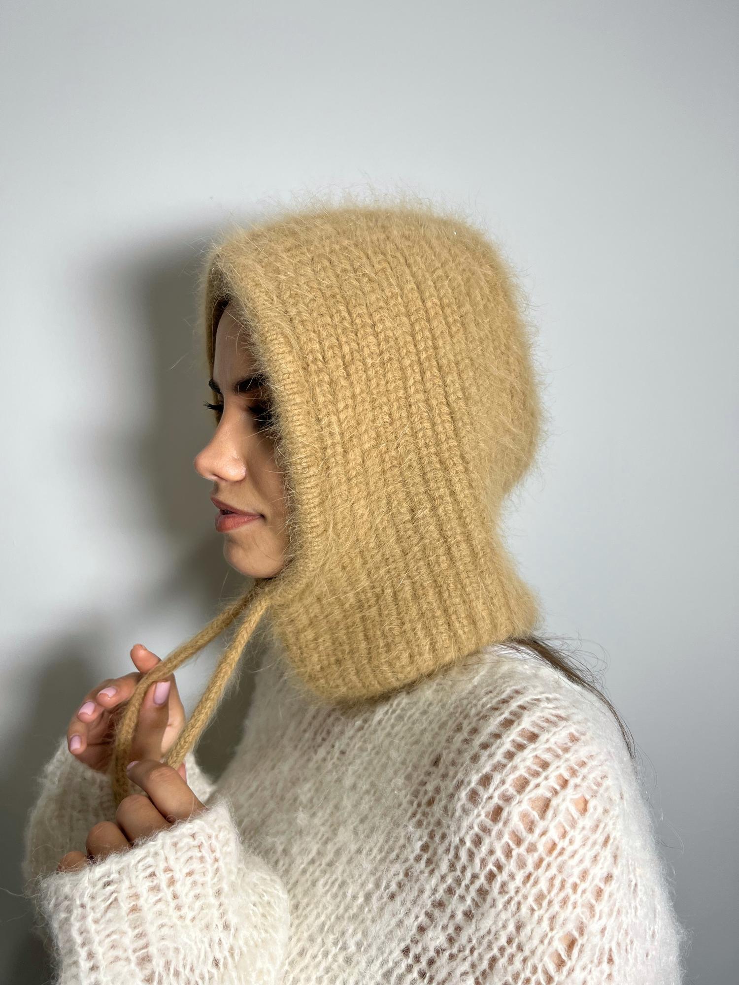 Капюшон из пуха норки бежевый