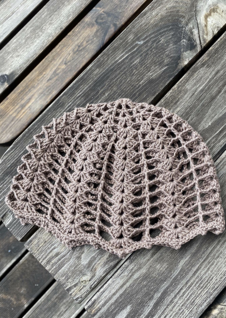 Шапочка ажурная какао