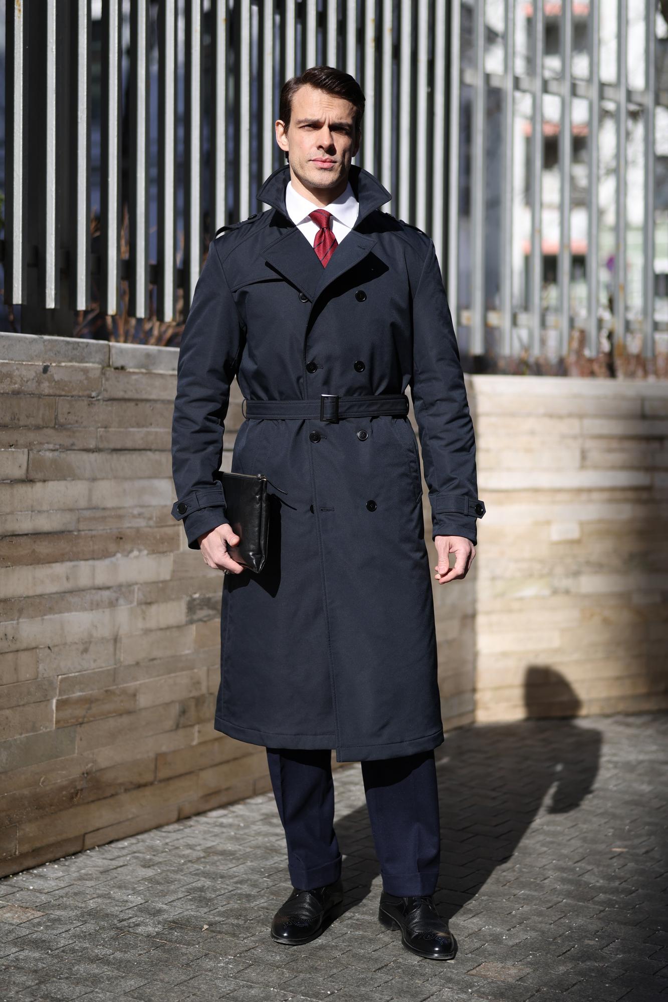 УДЛИНЁННЫЙ УТЕПЛЁННЫЙ ПЛАЩ