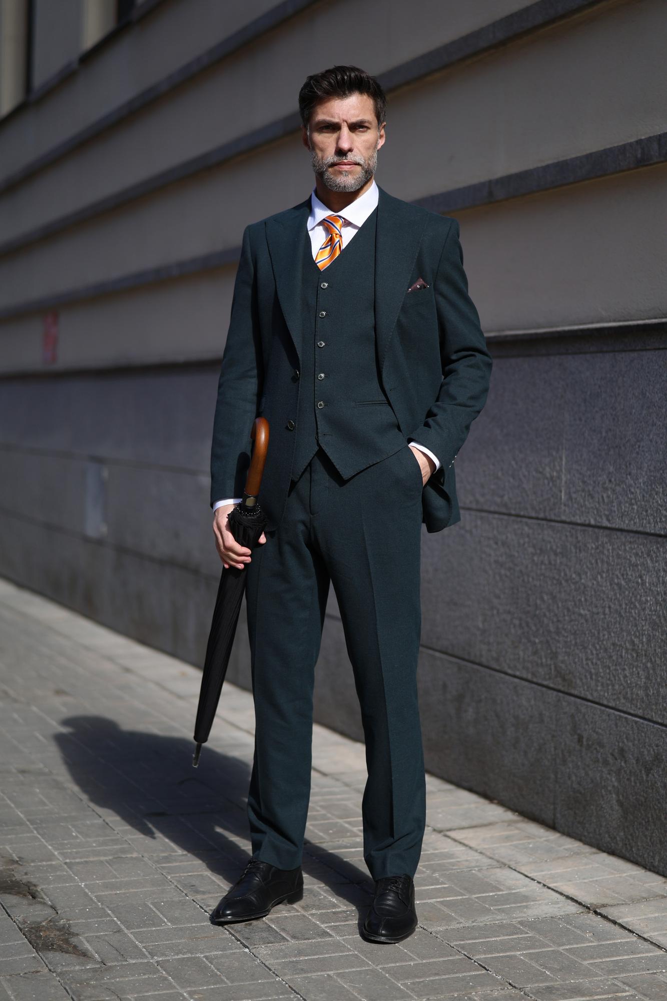 ТЁМНО-ЗЕЛЁНЫЙ ШЕРСТЯНОЙ КОСТЮМ (С ЖИЛЕТКОЙ)