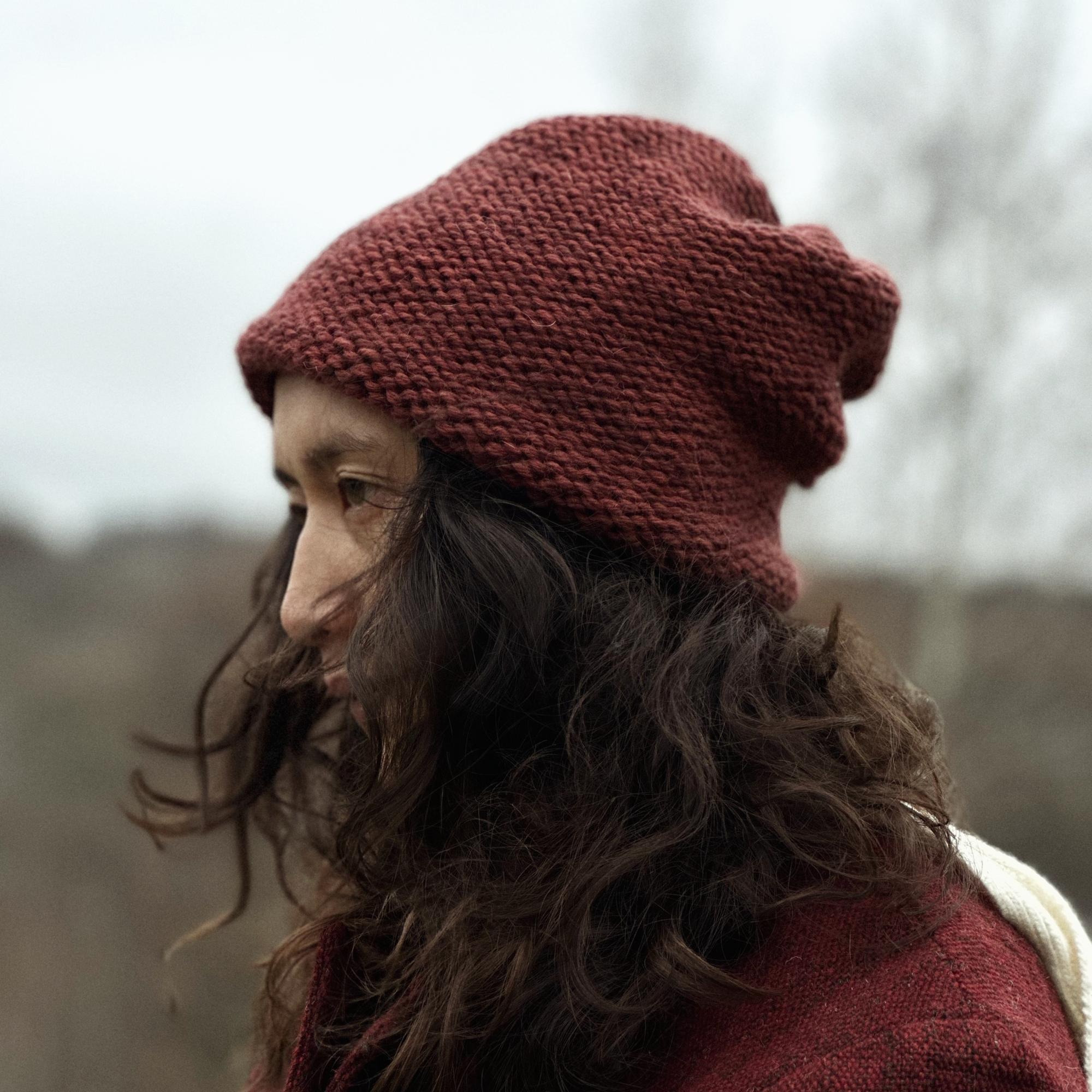 Шапка базовая, бордовая