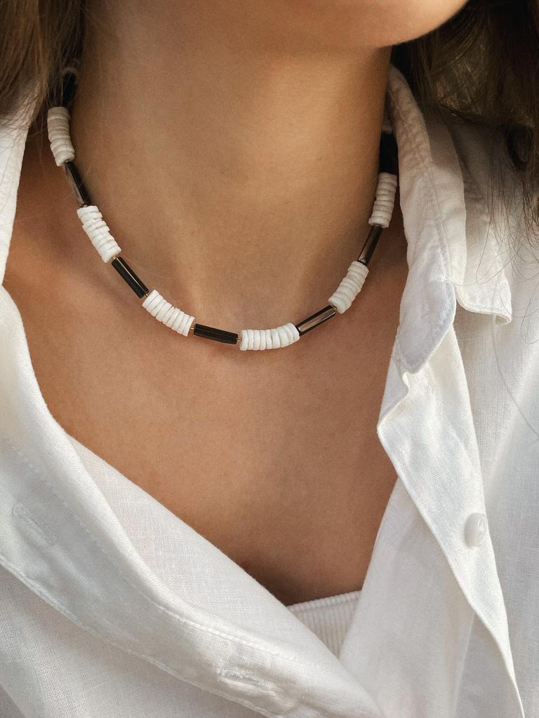 Чокер из перламутра и ракушечника