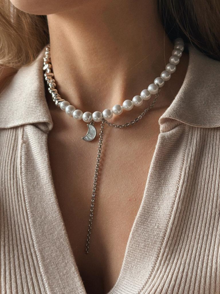 Колье из жемчуга майорка и гематита с цепочками