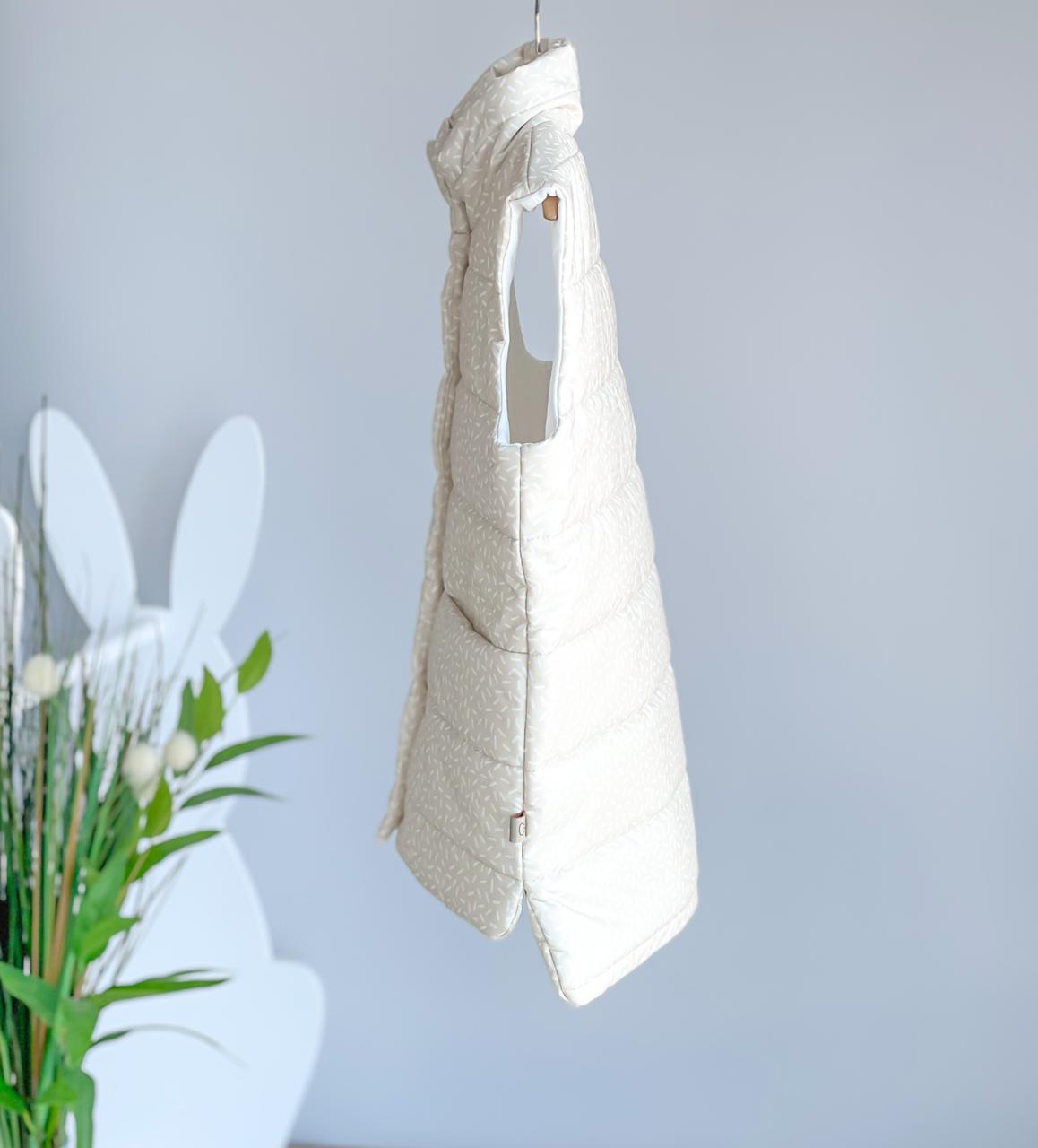 Штрихи белые на бежевом