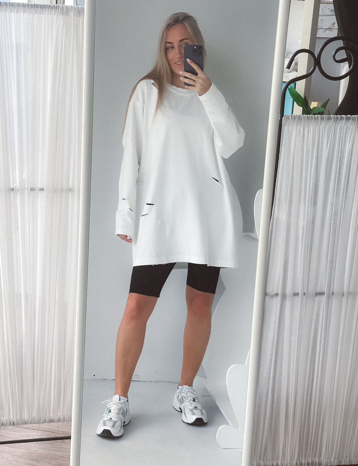 OverSize Платье LONG молочное с дырками + велосипедки
