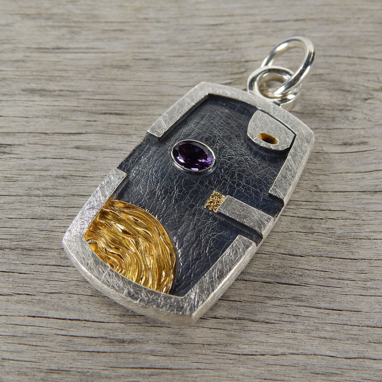 Серебряный брелок с аметистом