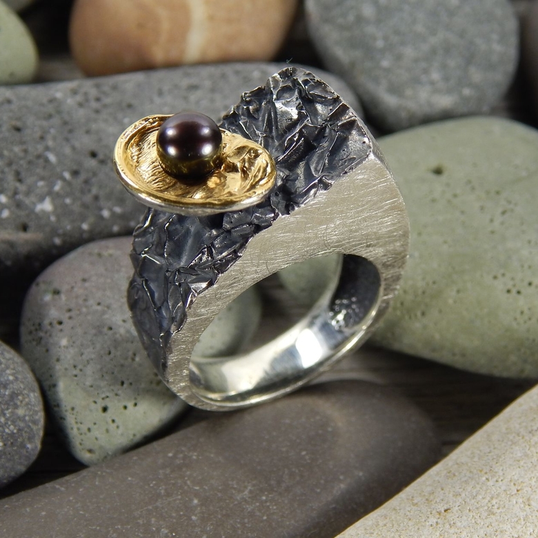 Серебряное кольцо с жемчугом