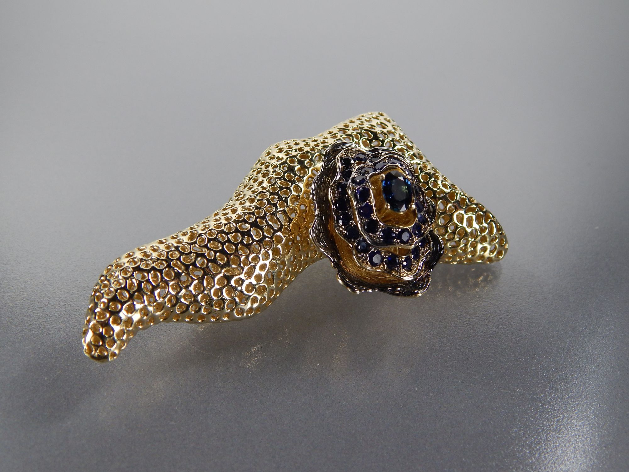 Золотая брошь  "Морское Облако"