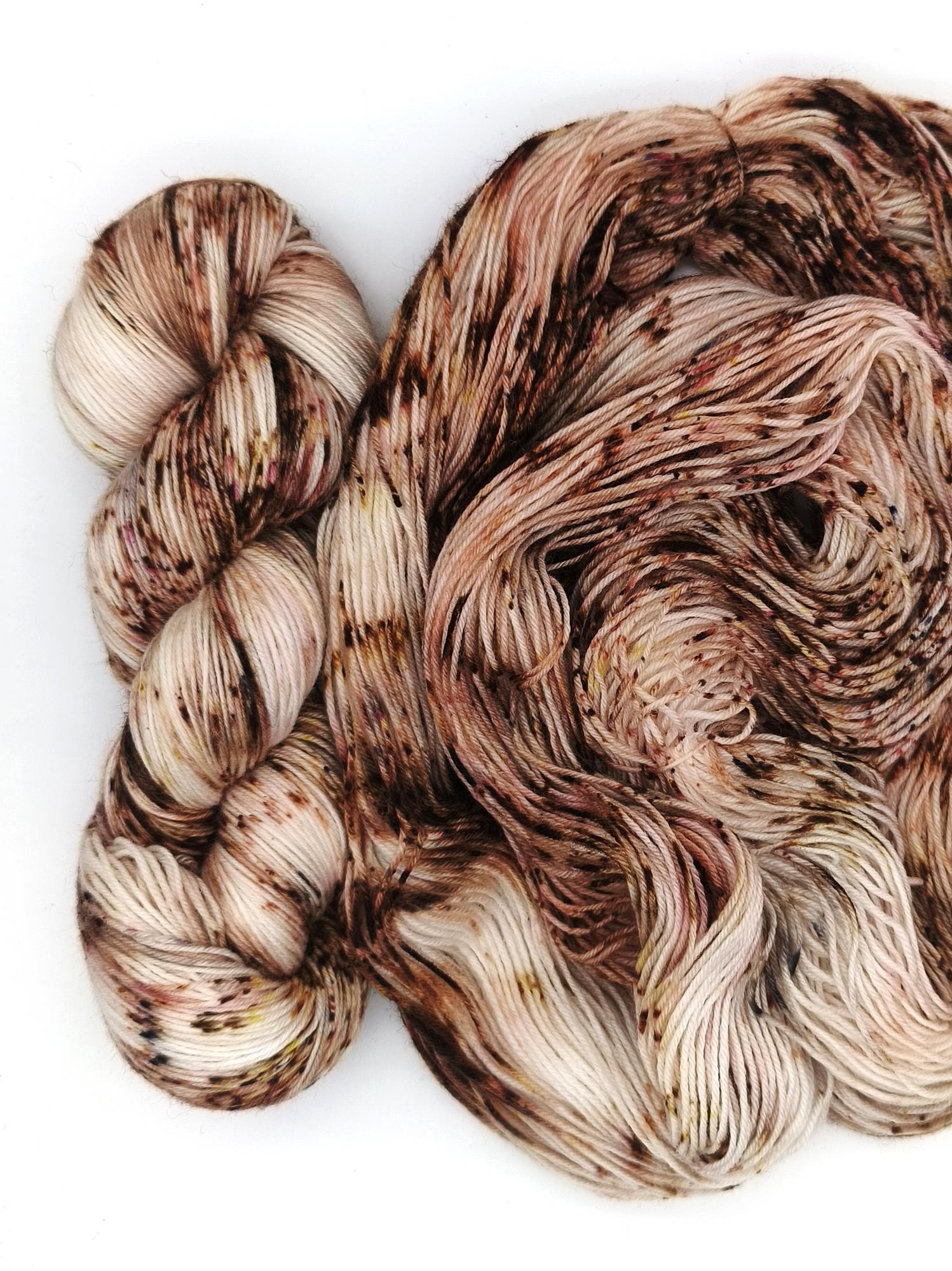 Пряжа ручного окрашивания, 100 гр/420 м, 75% меринос, 25% ПА, 8420