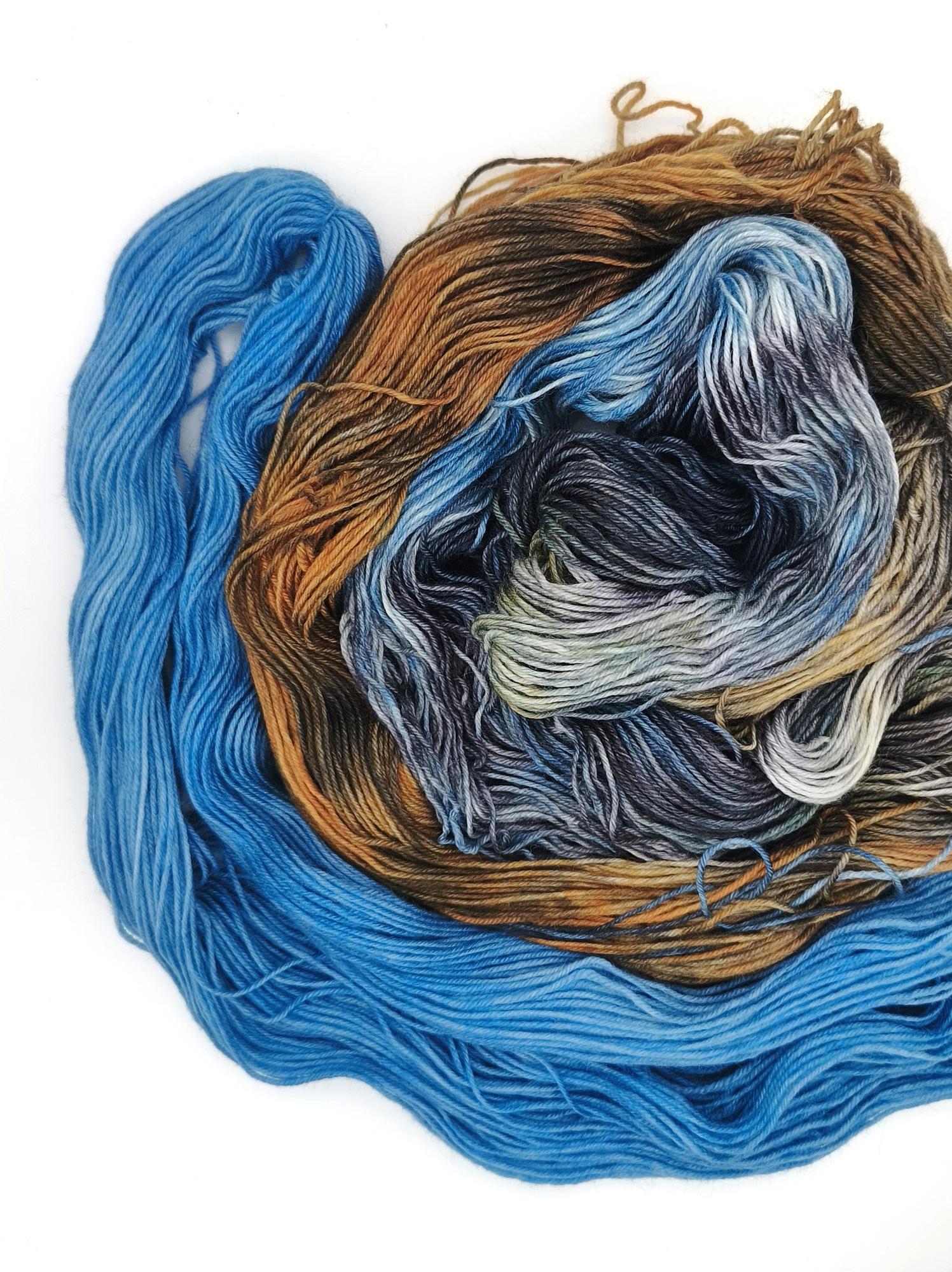 Пряжа ручного окрашивания, 100 гр/420 м, 75% меринос, 25% ПА, 29420