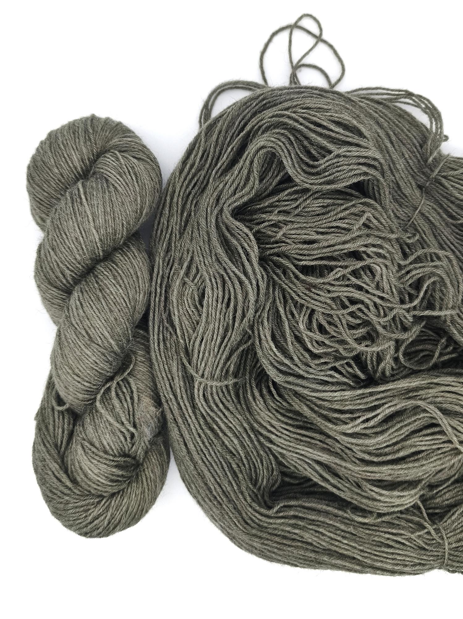 Пряжа ручного окрашивания, 100 гр/420 м, 75% меринос, 25% ПА, 65420