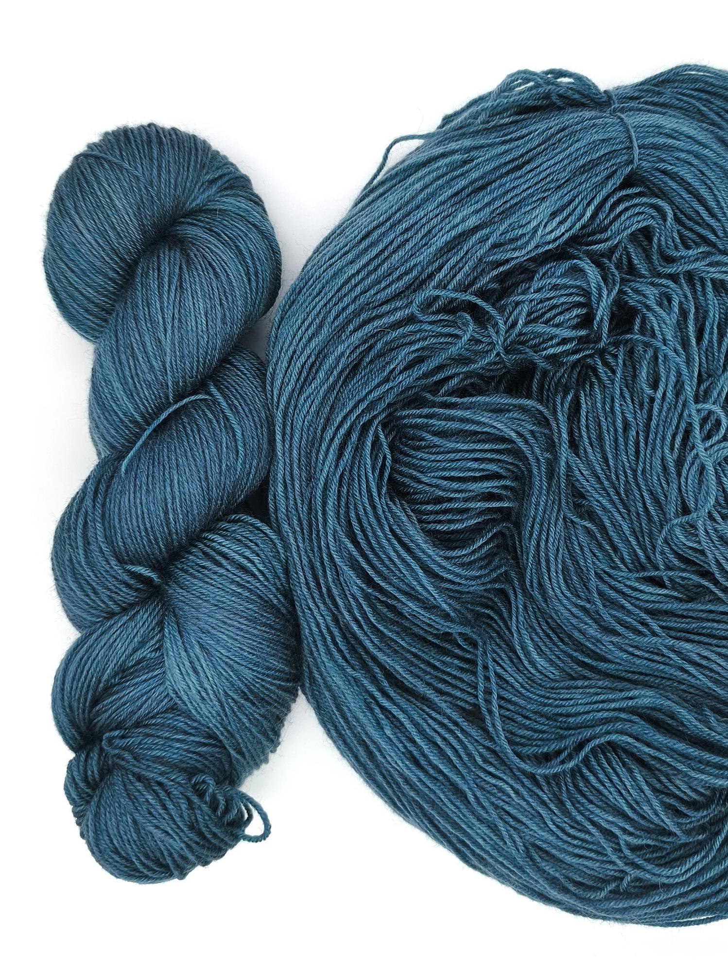 Пряжа ручного окрашивания, 100 гр/420 м, 75% меринос, 25% ПА, 72420