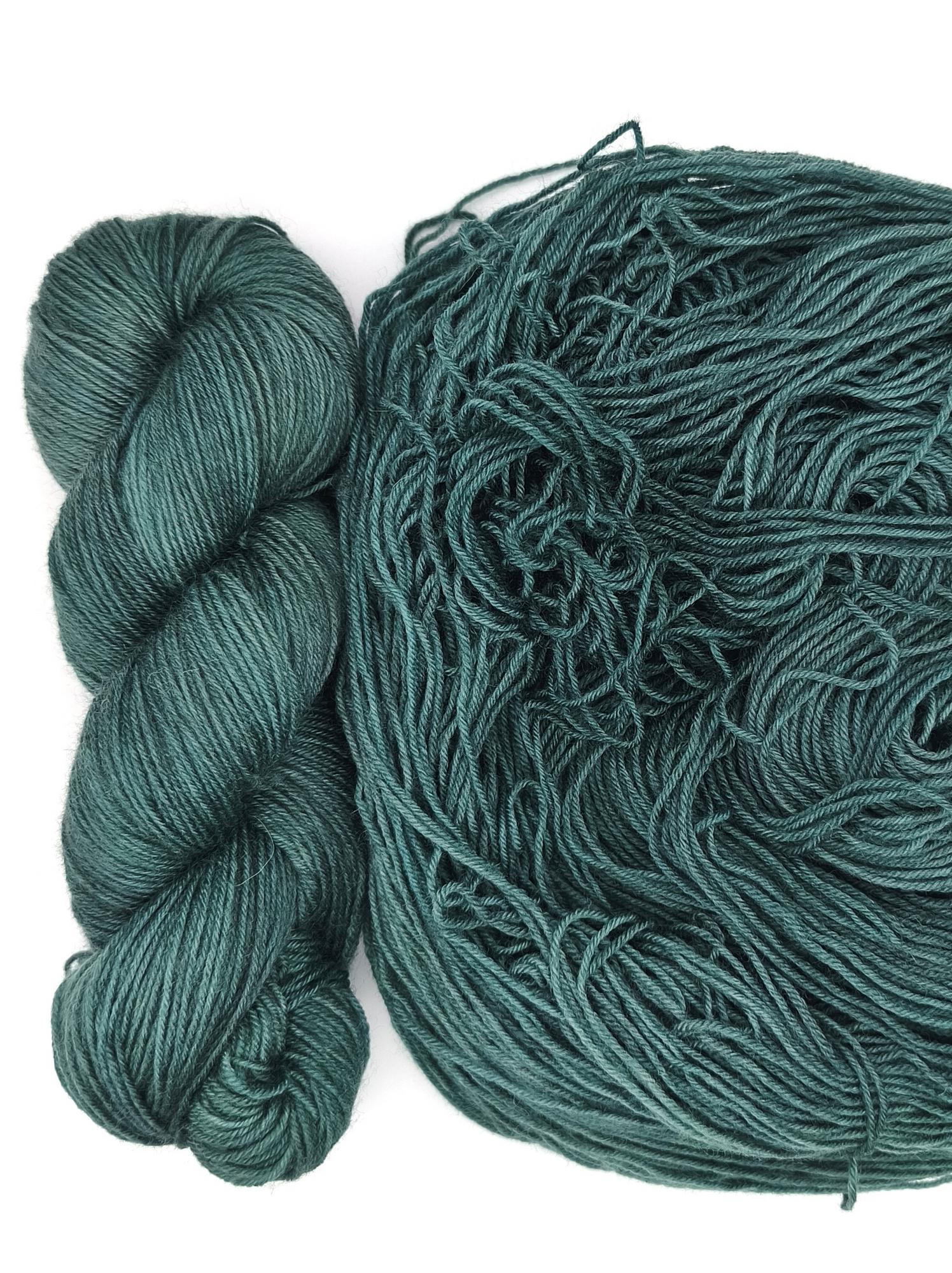 Пряжа ручного окрашивания, 100 гр/420 м, 75% меринос, 25% ПА, 73420