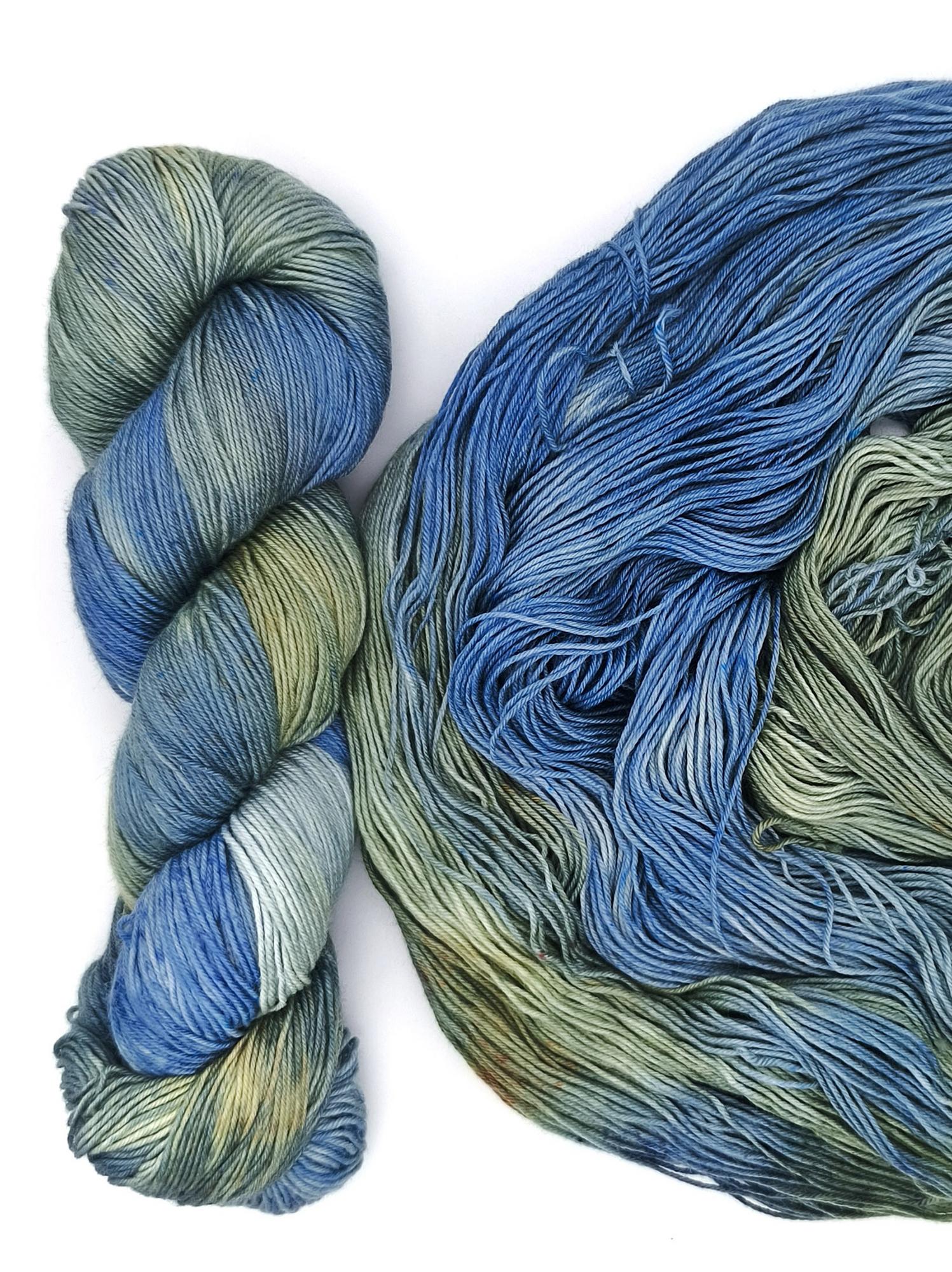 Меринос 19 мкн 75%, нейлон 25%, 100 гр/400 м, 90400