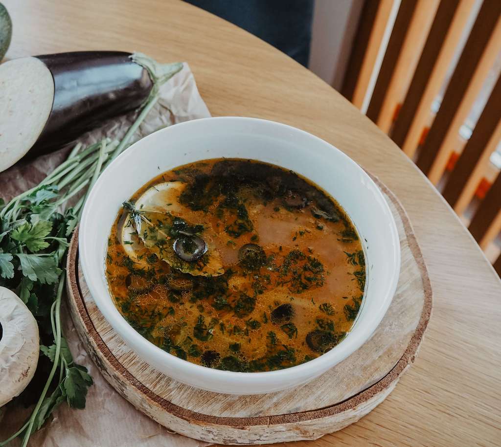 Суп-солянка со свиной рулькой