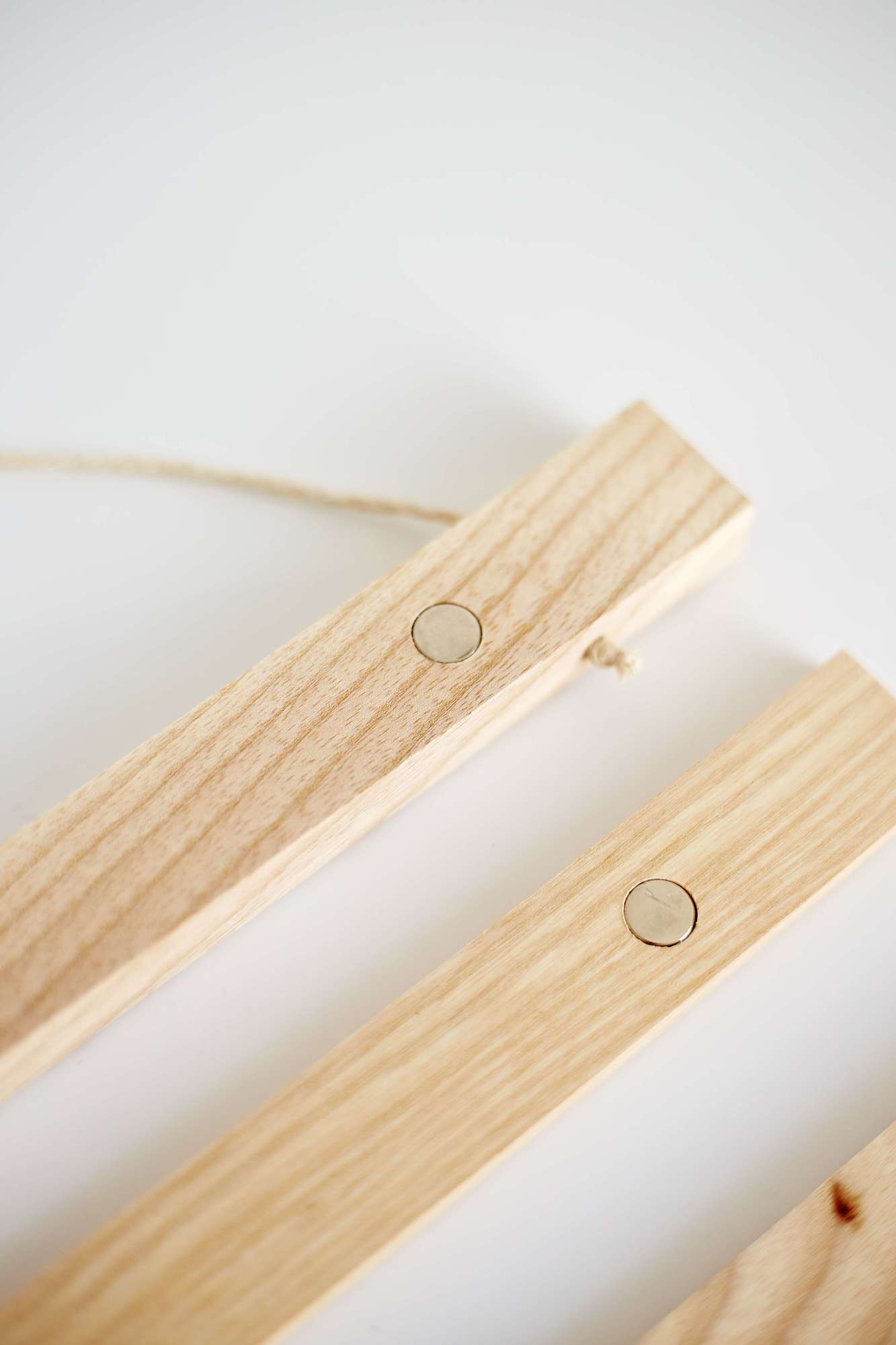 Магнитный деревянный ДЕРЖАТЕЛЬ ДЛЯ ПОСТЕРА