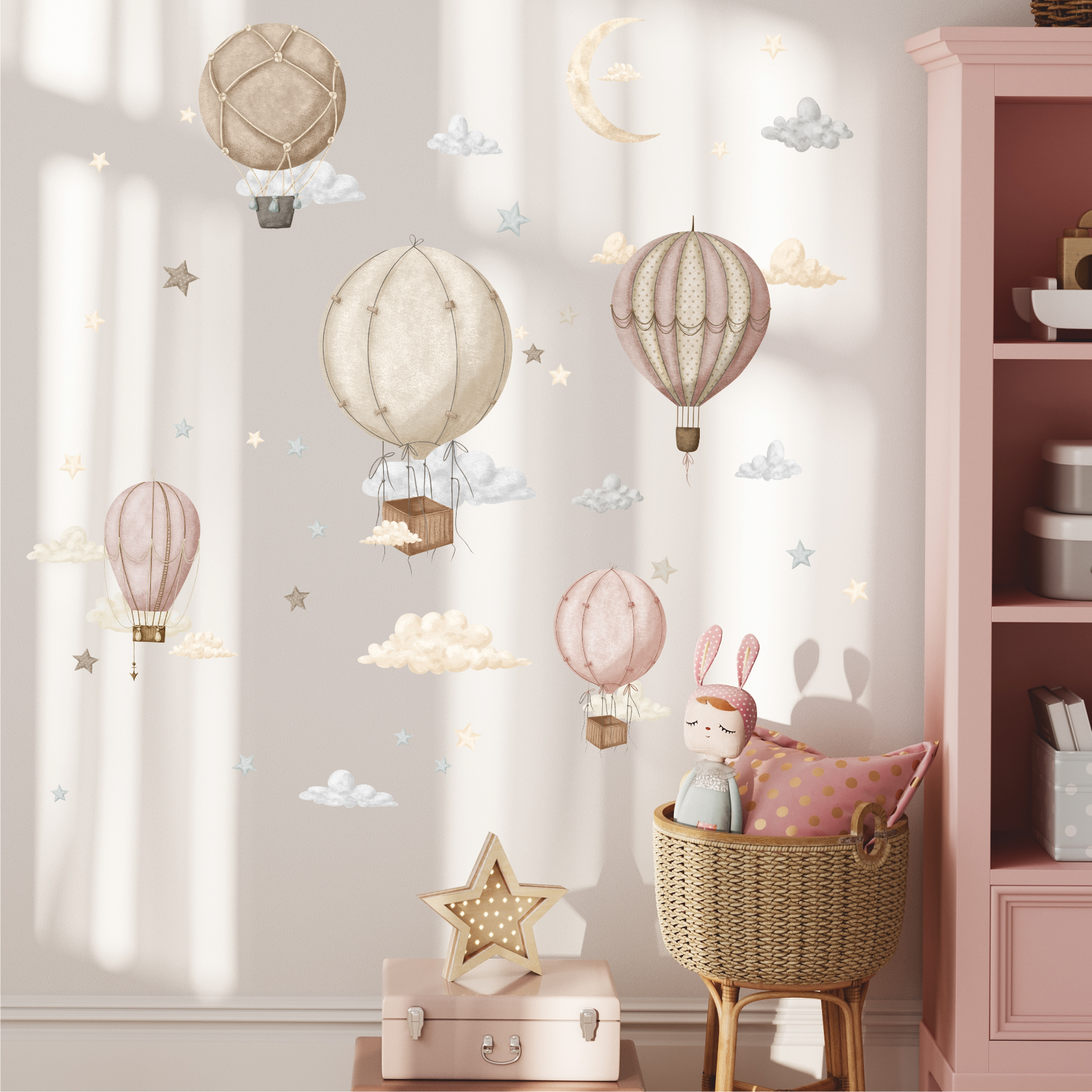 Уценка Наклейки на стену "Шары в облаках" бежево-розовый