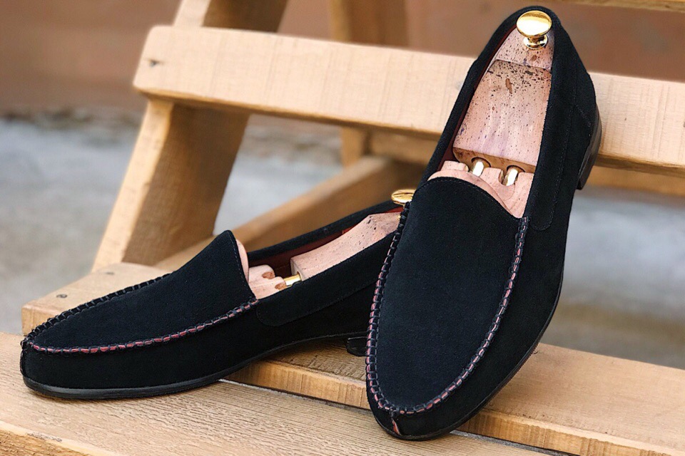 Венецианские замшевые лоферы (черные)