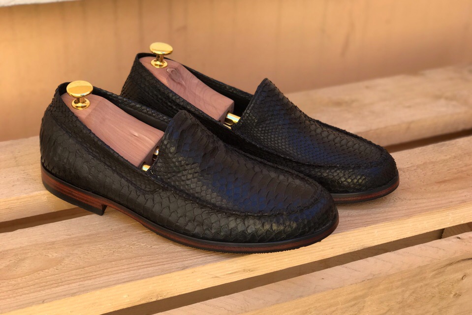 Лоферы из натурального питона