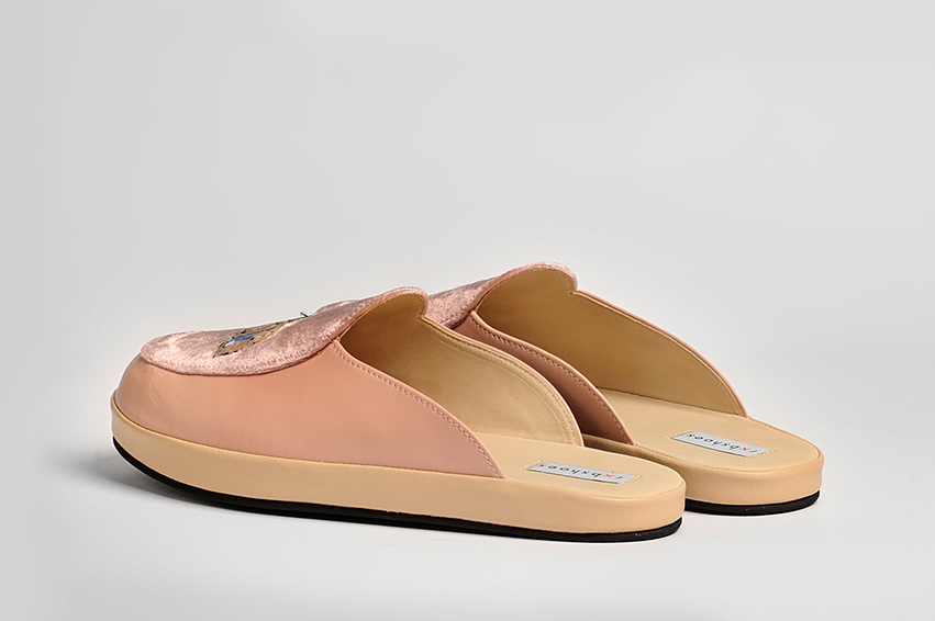 Женские клоги/тапочки из кожи "Бульдоги" розовые