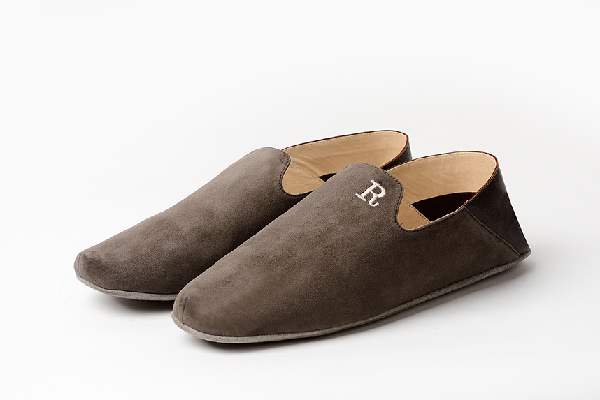 Мужские дорожные тапочки из замши коричневые