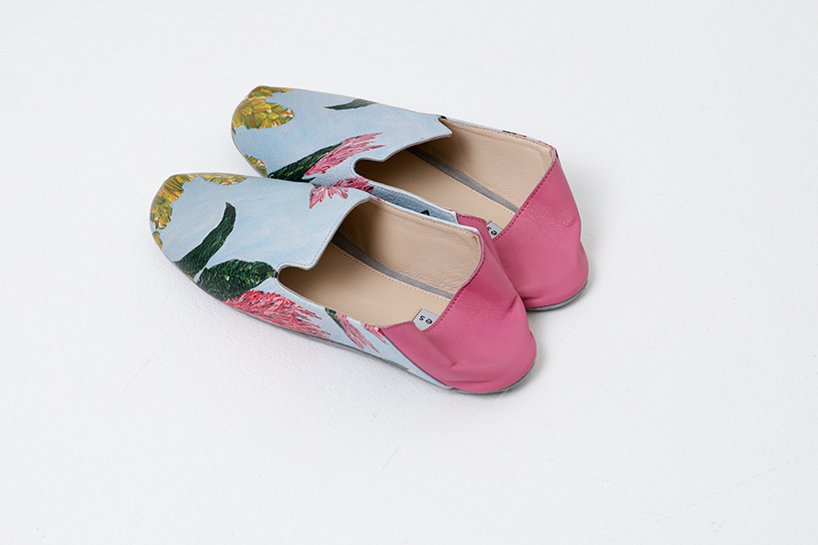 Женские тапочки из кожи "Цветы"