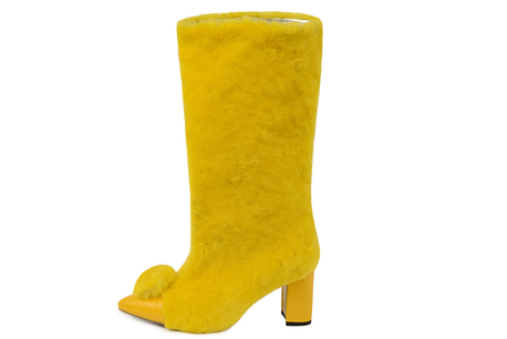 Сапоги из меха бобра с индивидуальной окраской | Haute Couture