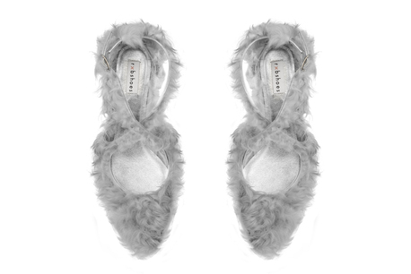 Туфли-пуанты из голубого меха | Haute Couture