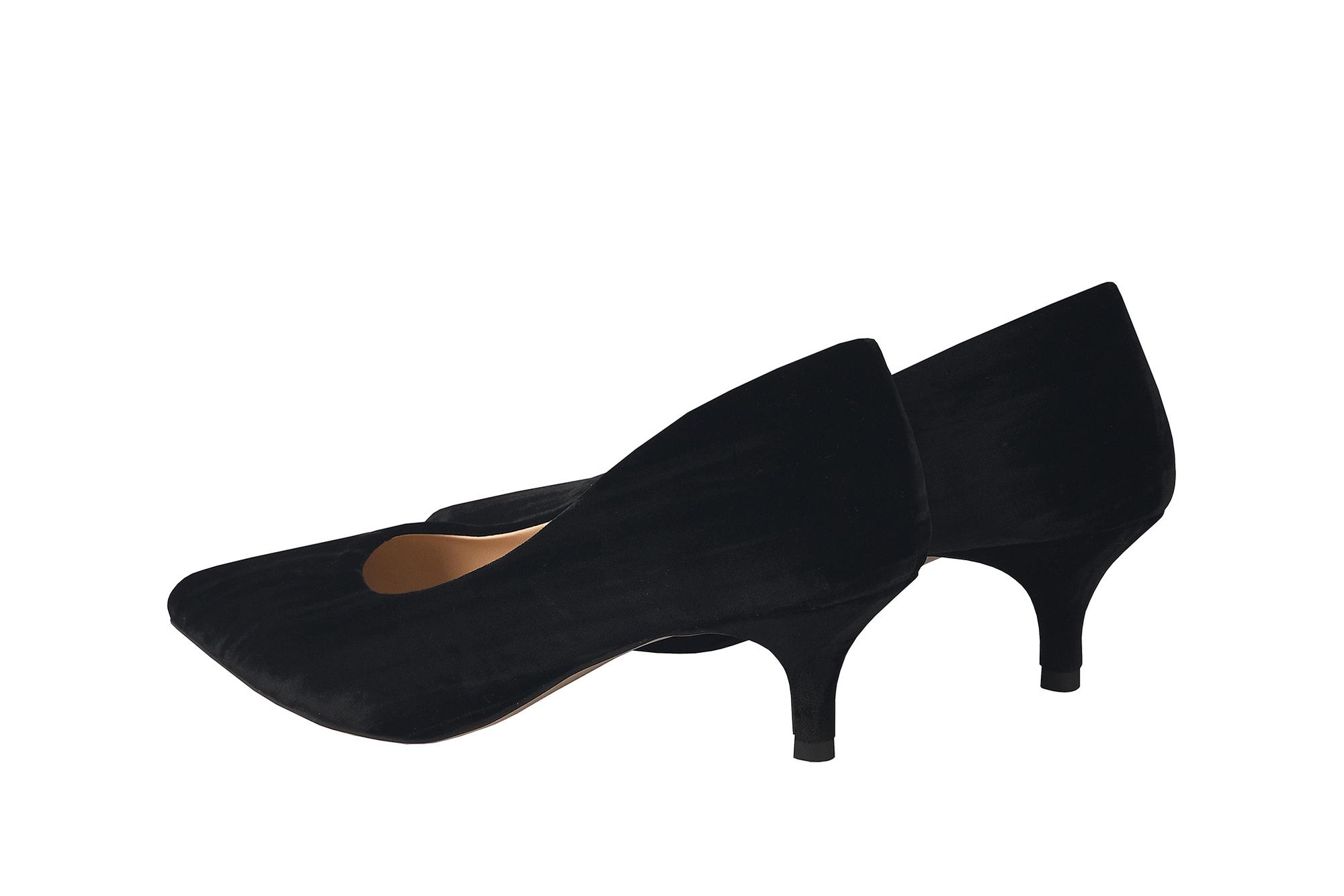 Туфли из бархата черные "Мира"