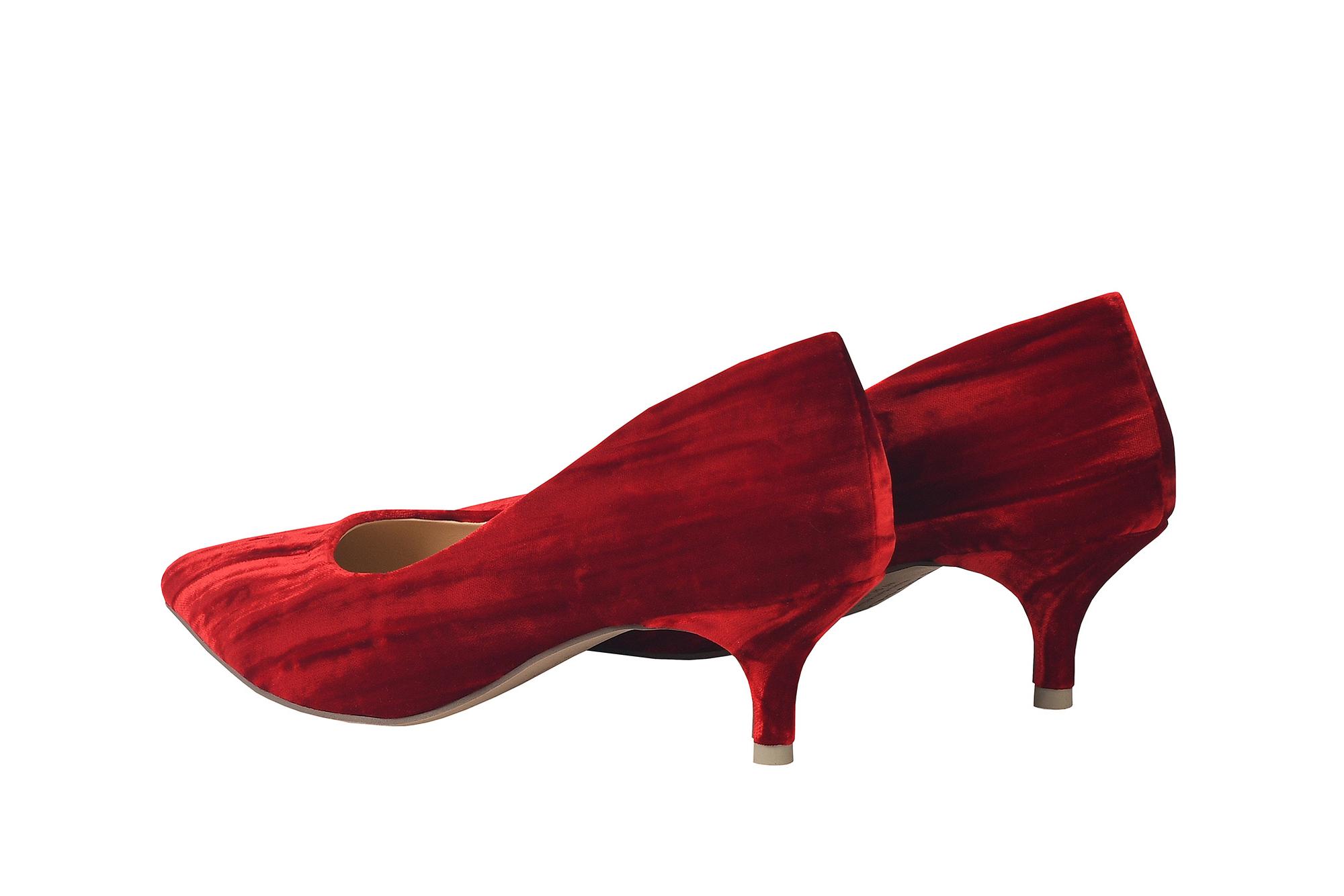 Туфли из бархата красные «Мира»