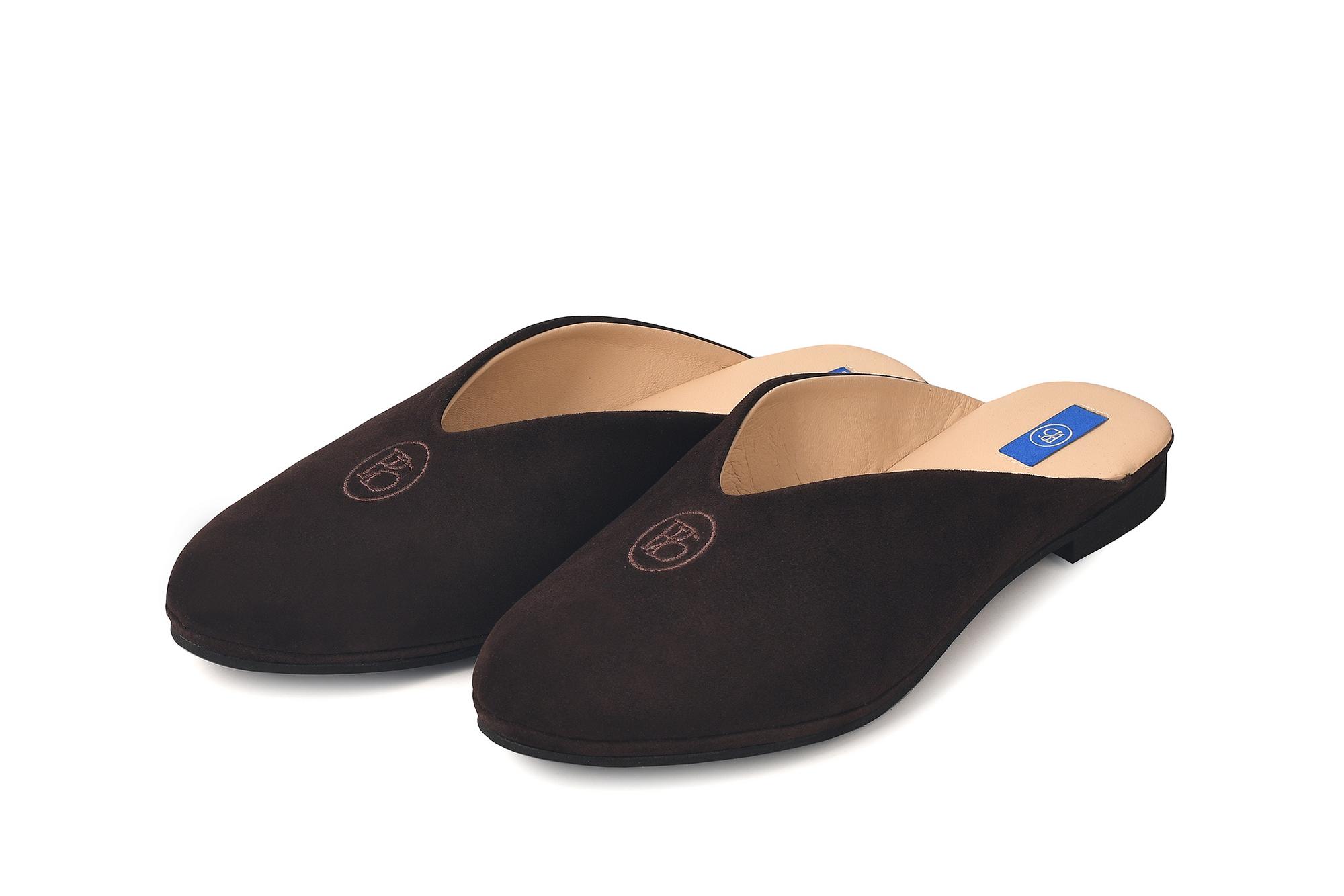 Мюли из замши цвета шоколада с вышивкой