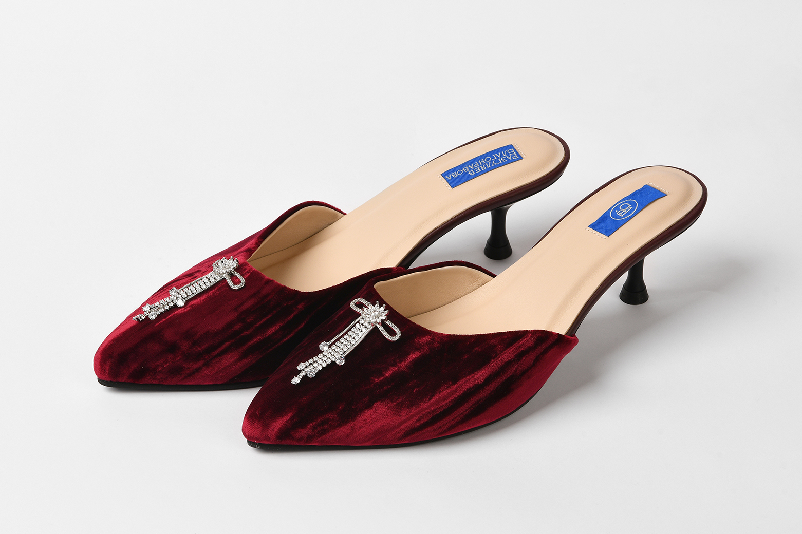 Мюли из бархата «Ruby Velvet» с брошью