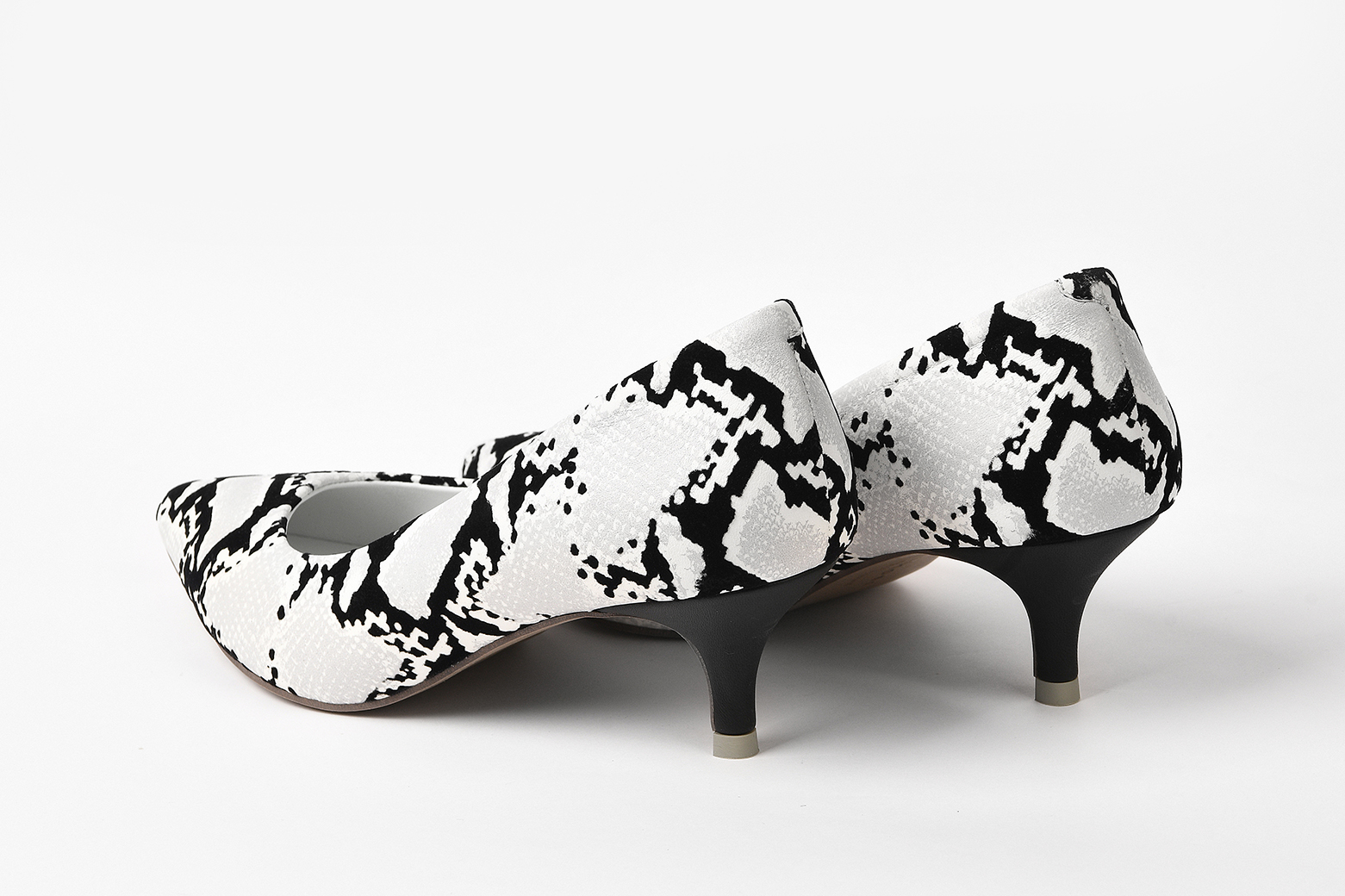 Туфли-лодочки из кожи "Python Classic"