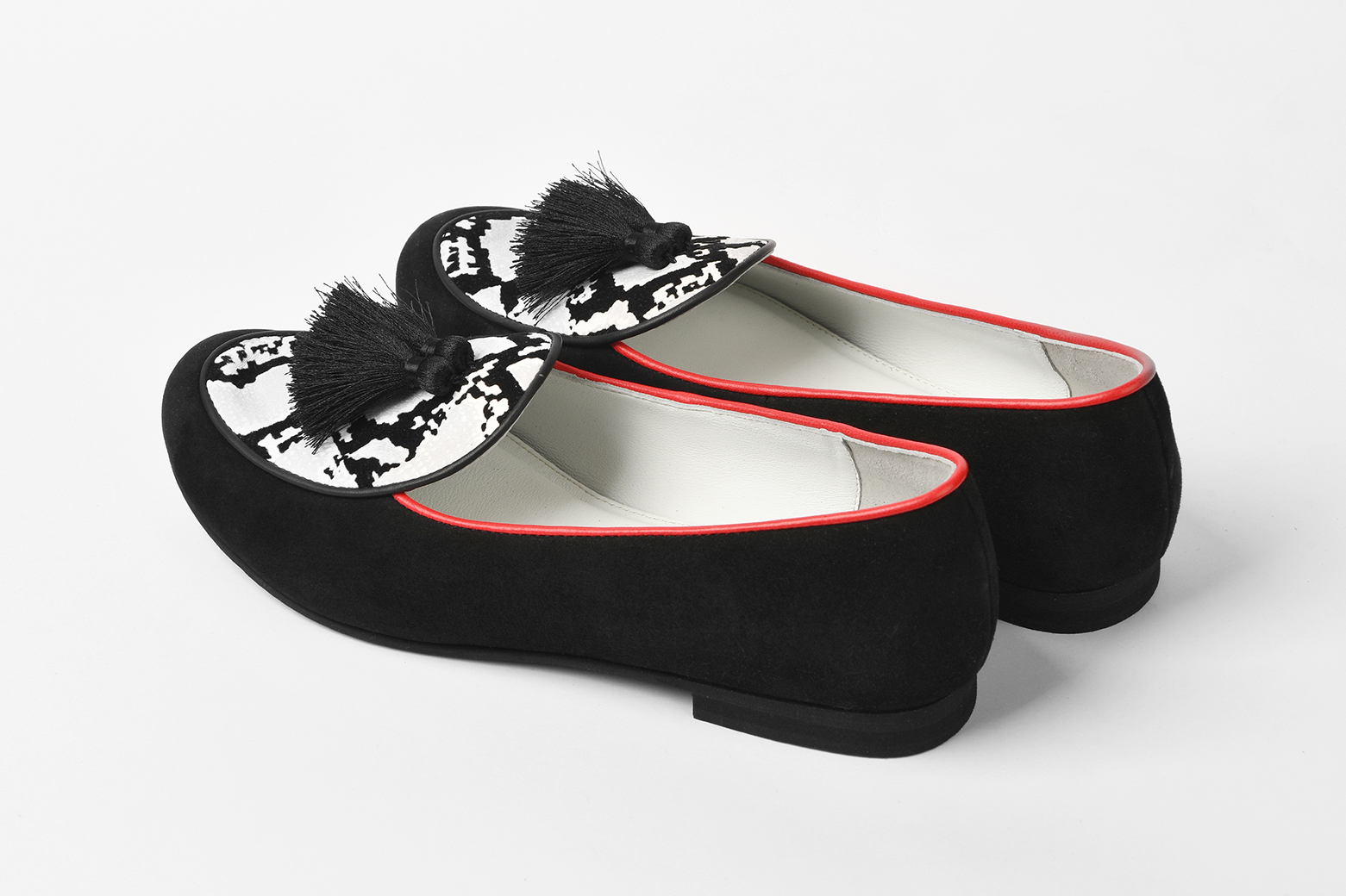 Слиперы из кожи "Python Chic" и кистью