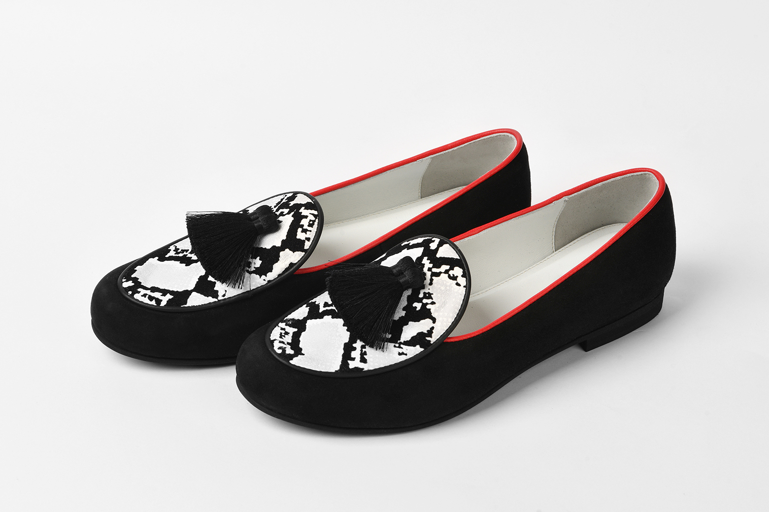 Слиперы из кожи "Python Chic" и кистью