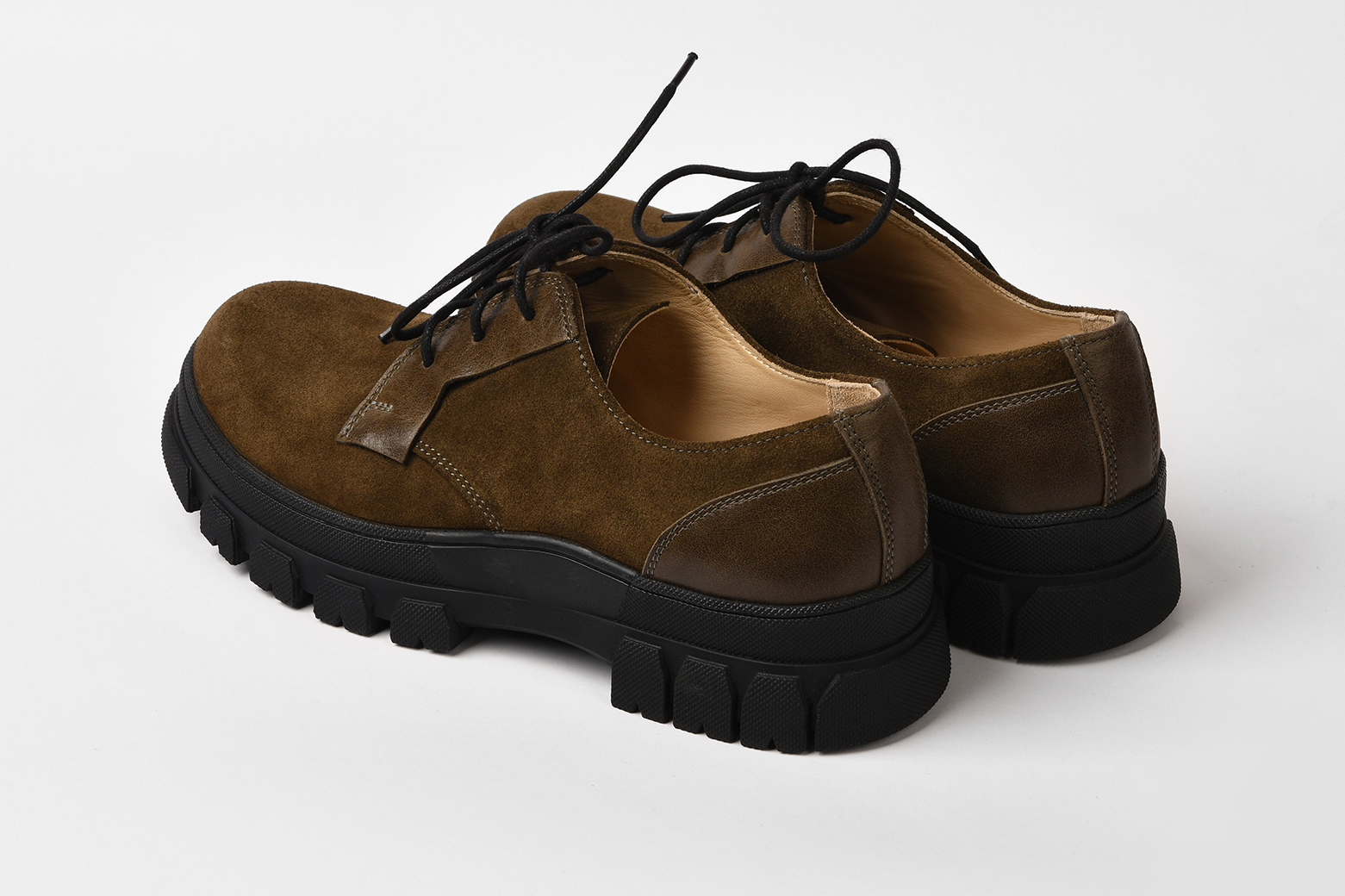 Ботинки-дерби из кожи и замши «Abyss» на массивной подошве