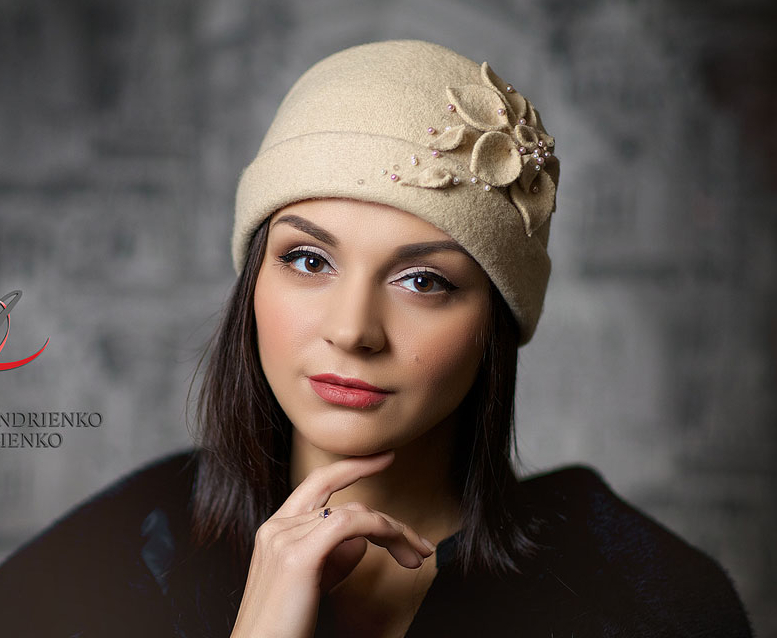 шапка, осенняя шапка, женская шапка, купить шапку, зимняя шапка, весеняя шапка , шерсть, ручная работа, Анна Андриенко, шапка с цветком, шапка с украшением, красивая шапка, бежевая шапка
