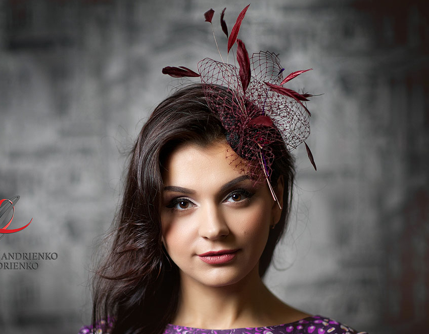 Шляпка, вуалетка, Анна Андриенко, ручная работа, черная шляпка, черная вуалетка, вечерняя шляпка, вечерняя вуалетка, шляпка с цветами, вуалетка с цветами, шляпка с перьями, вуалетка с перьями, шляпка с вуалью, шляпка для праздника, вуалетка для праздника, Шляпка для скачек, вуалетка для скачек, красивая шляпка, дизайнерская шляпка, бордовая шляпка, бордовая вуалетка, красивая вуалетка, дизайнерская вуалетка, необычная шляпка