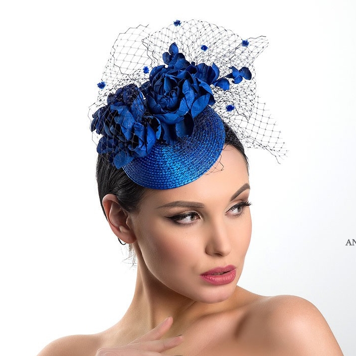 синяя вечерняя шляпка, шляпка таблетка с вуалью, шляпка для праздника, шляпка для скачек, шляпка с цветами, шляпка для фотосессии, купить шляпку в москве, купить шляпку в Питере, дизайнерская шляпка , Анна Андриенко