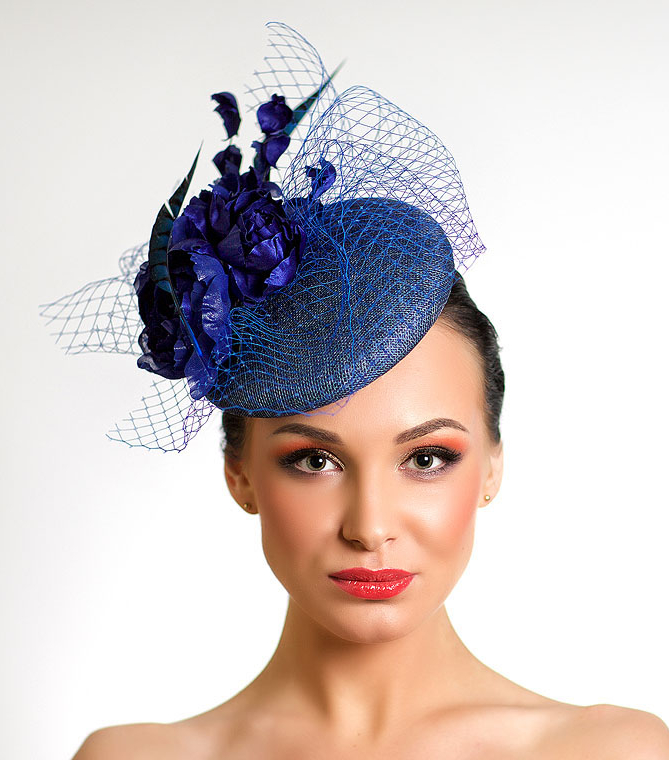 шляпка, вечерняя шляпка, шляпка таблетка, кружево, шляпка с кружевом, ручная работа, шляпка для скачек, котельная шляпка, шляпка для праздника, черная шляпка, синяя шляпка, головной убор