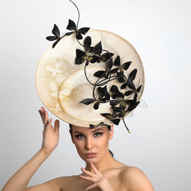 шляпа для скачек, дизайнерская шляпка, купить шляпку для скачек в Москве, купить шляпку для фотосессии в Питере, Анна Андриенко, шляпка с бабочками, необычная шляпка