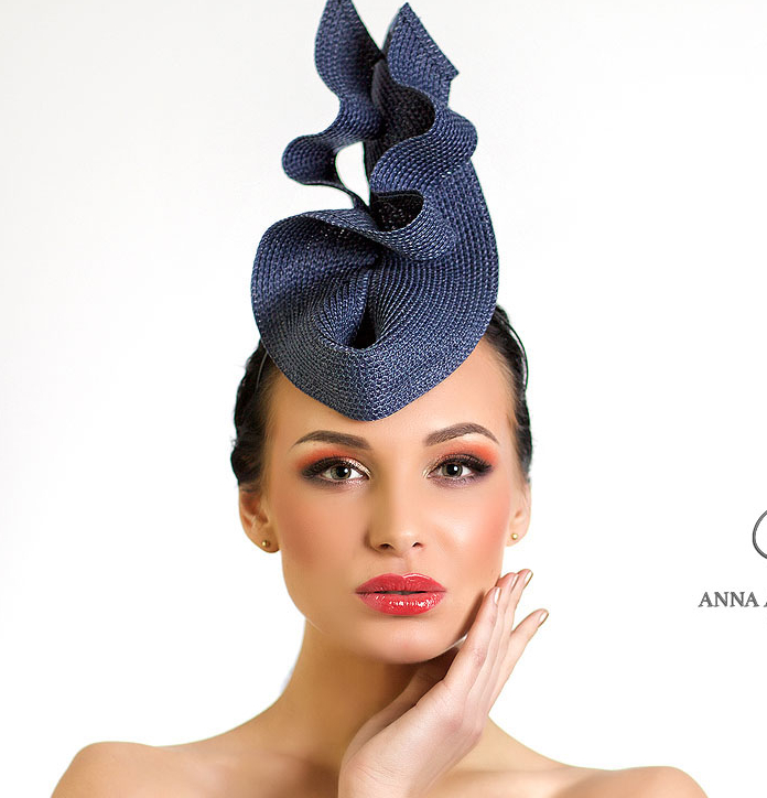 шляпка, вечерняя шляпка, шляпа, вечерняя шляпа, Анна Андриенко, ручная работа, синамей, котельная шляпка, шляпа для скачек, шляпка для скачек, дизайнерская шляпка, черная шляпка, шляпа для вечера, вечерняя шляпа, шляпка для скачек, коктейльная шляпка, шляпка для праздника, синяя шляпа, темно-синяя шляпка, головной убор, белая шляпка, белая шляпа, лиловая шляпа,