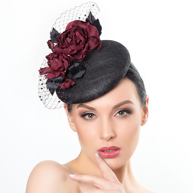 купить черную шляпку для скачек, черная женская шляпка с вуалью, купить вечернюю шляпку в Москве, купить шляпку для фотосессии в питере, черная шляпка с вуалью, шляпка с цветами, шляпка для показа, статусная шляпка, шляпка для праздника, черная дизайнерская шляпка, Анна Андриенко