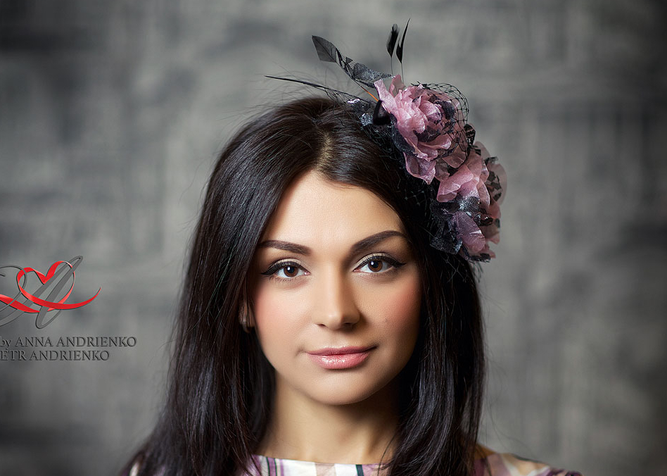 вечерняя шляпка, вуалетка, вечерняя вуалетка, вуалетка с цветами, вуалетка с перьями, розовая вуалетка, ручная работа, шелковые цветы, цветы в прическу, купить вуалетку, купить шляпку, Анна Андриенко, Anna Andrienko, millinery