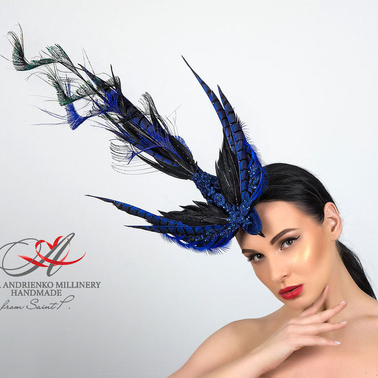 шляпа в виде птицы, синяя шляпка для скачек, купить шляпку дя фотосессии москва, необычная шляпка, купить шляпку для скачек синюю в пирере, дизайнерская шляпка Анна Андриенко