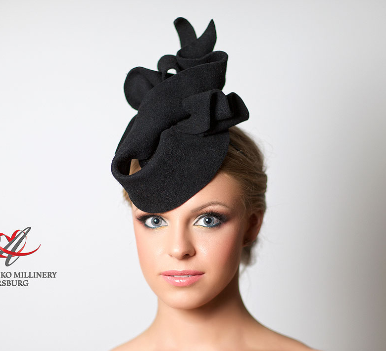 черный, Анна Андриенко, головной убор, Anna Andrienko, hat, hats, millinery, шляпка, вуалетка, черная шляпка, черная вуалетка, шляпка цветок, вуалетка цветок, черный цветок, шлпка с вуалью, шляпка с перьями, вуалетка с перьями, вечерняя шляпка, вечерняя вуалетка, шляпка для скачек, шляпка для праздника, шляпка для вечера, шляпка для фотосессии, дизайнерская шляпка, купить шляпку спб, купить шляпку, купить шляпку москва