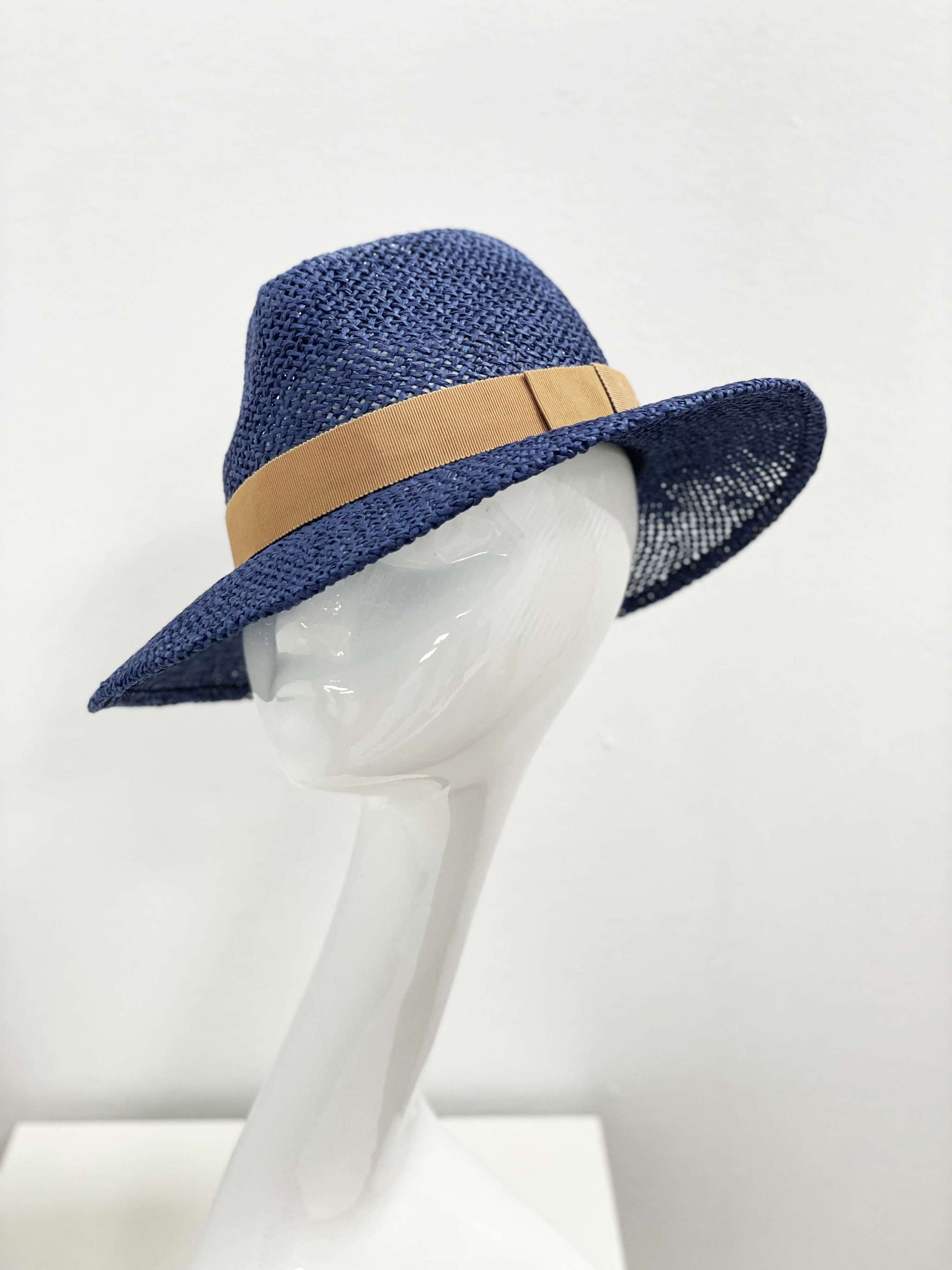 Qora afro-amerikalik ayollar katta dumba Ananaviy rus kiyimidagi ayollar ishtirokidagi porno video