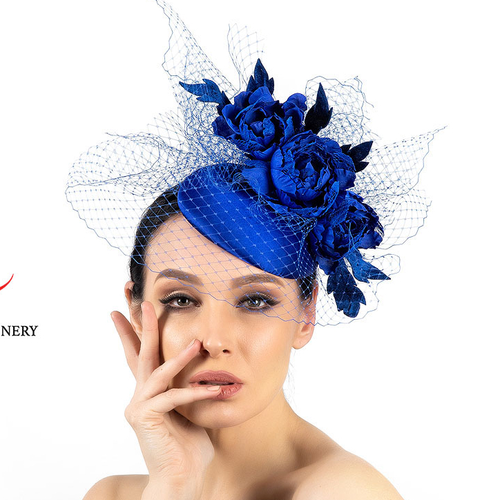 купить синюю шляпку +с вуалью, шляпка +для скачек, женские шляпки спб, дизайнерские шляпки Анна Андриенко, свадебные шляпки вуалетки, шляпки питер, вечерние шляпки купить +в москве
