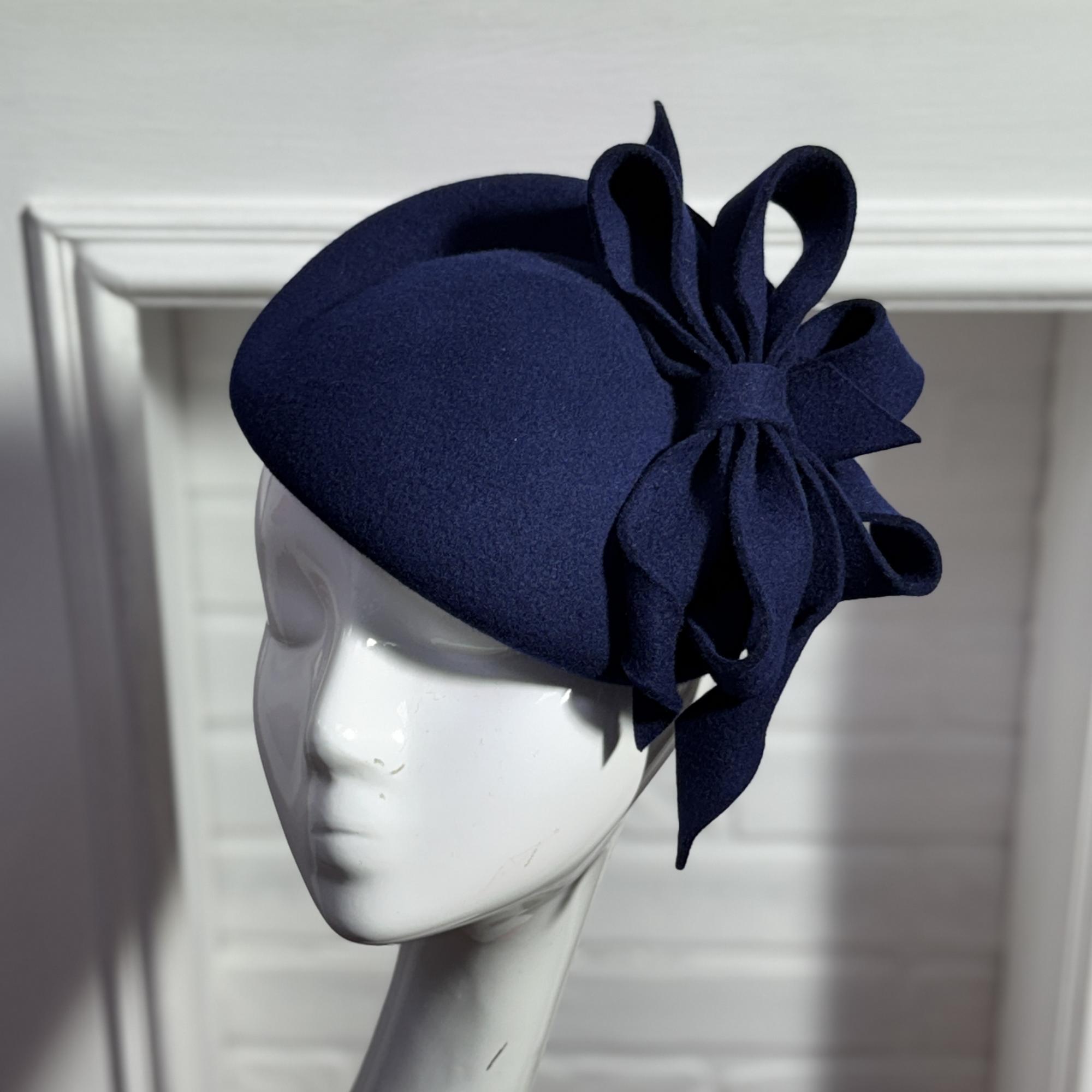 Шляпка таблетка из фетра темно-синий, дизайнерские шляпки Анна Андриенко